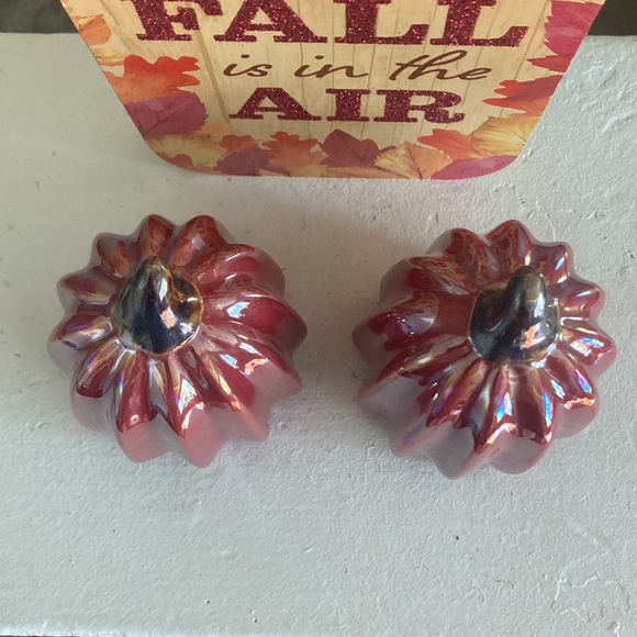 🆕2 Cranberry Pearl Porcelain Pumpkins & Fall Is In The Air Wood Mason Jar Sign - Picture 15 of 17